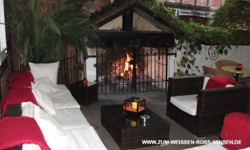 Hotel Zum Weissen Ross Винзен Экстерьер фото