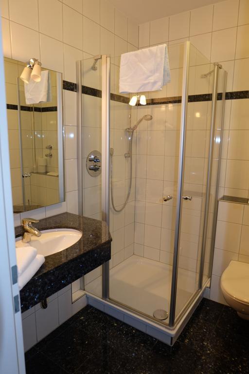 Hotel Zum Weissen Ross Винзен Экстерьер фото