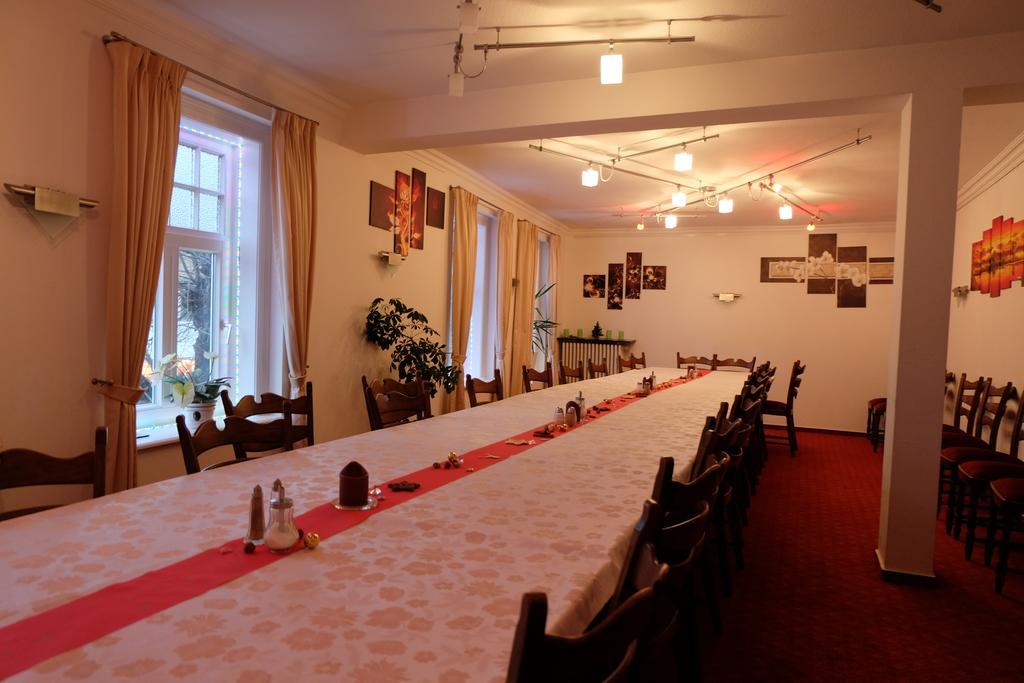 Hotel Zum Weissen Ross Винзен Экстерьер фото