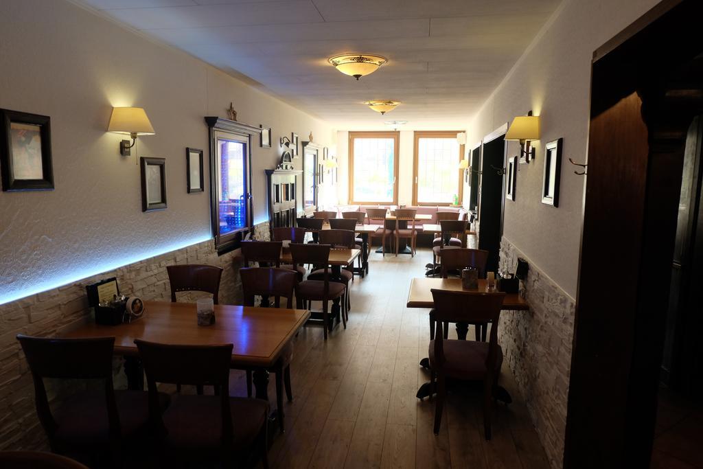Hotel Zum Weissen Ross Винзен Экстерьер фото